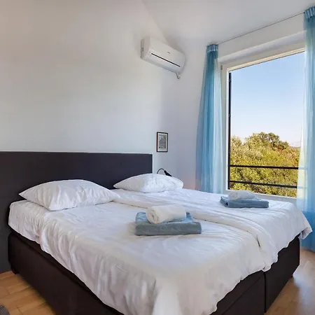 빌라 Selca Sleeps 8 With Pool And Wifi