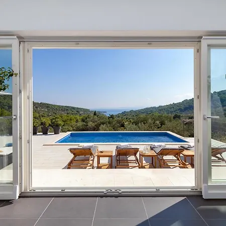 Selca Sleeps 8 With Pool And Wifi Villa